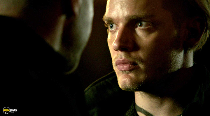 A still #29 from Shadowhunters: Series 2 (2017)