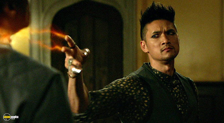 A still #11 from Shadowhunters: Series 2 (2017)
