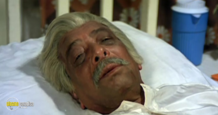 A still #20 from Mazdoor (1983)