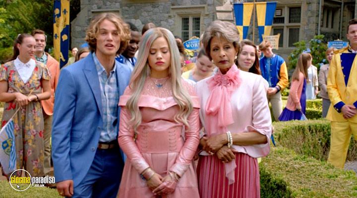 A still #31 from Descendants 3 (2019)