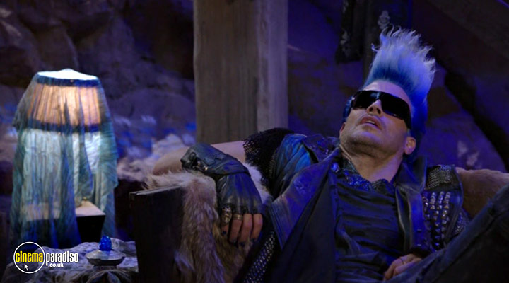 A still #21 from Descendants 3 (2019)