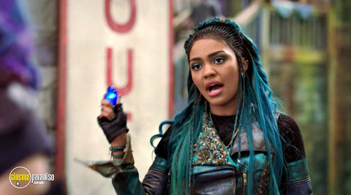 A still #16 from Descendants 3 (2019)