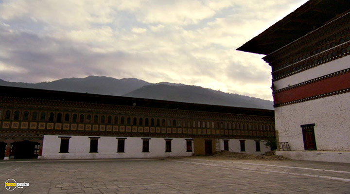 A still #2 from Dan Cruickshank's Adventures in Architecture (2008)