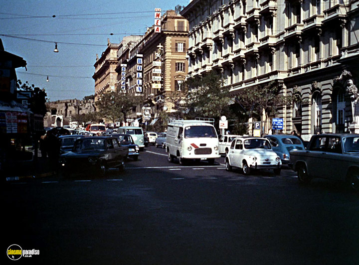 A still #112 from Man in a Suitcase: Series (1968)