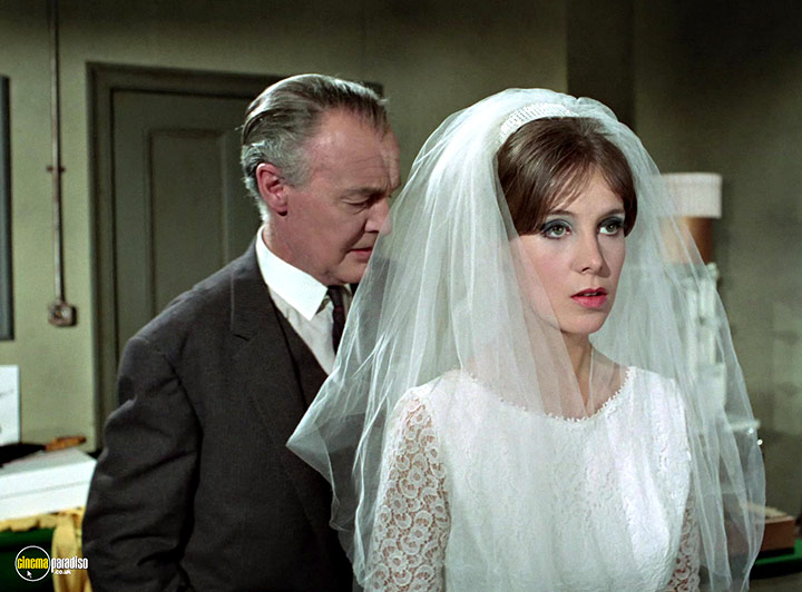 A still #120 from Man in a Suitcase: Series (1968)