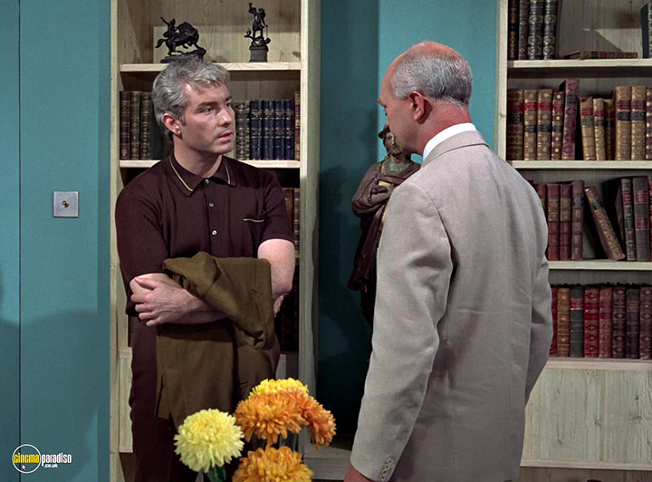 A still #124 from Man in a Suitcase: Series (1968)