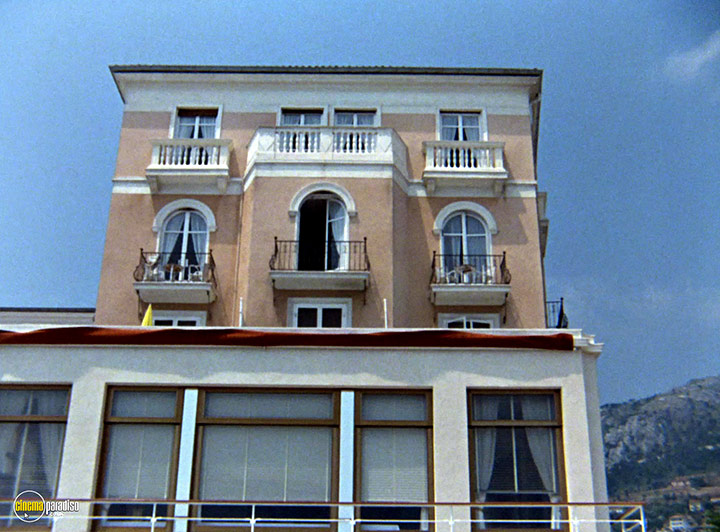 A still #129 from Man in a Suitcase: Series (1968)