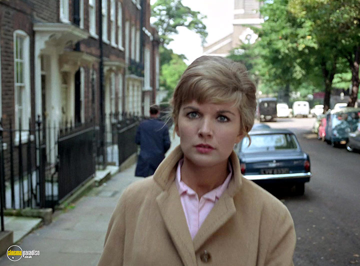 A still #136 from Man in a Suitcase: Series (1968)