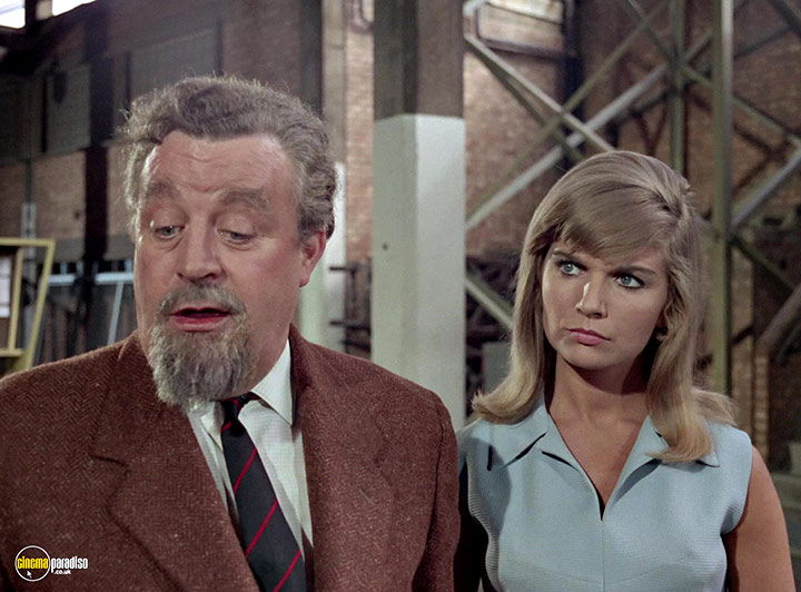 A still #139 from Man in a Suitcase: Series (1968)