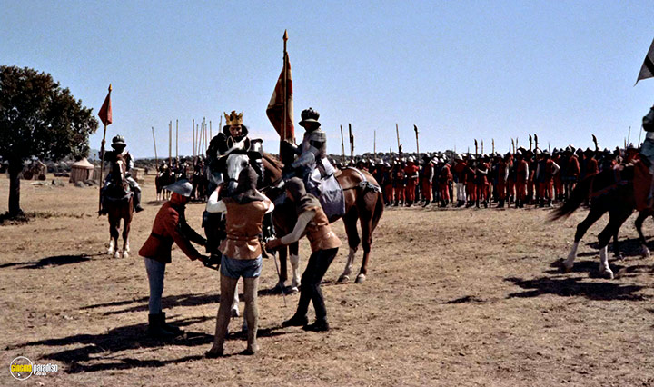 A still #56 from Richard III (1955)