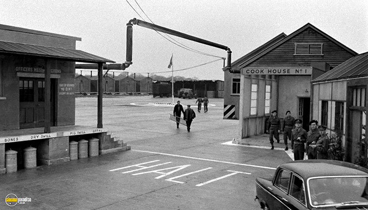 A still #4 from The League of Gentlemen (1960)