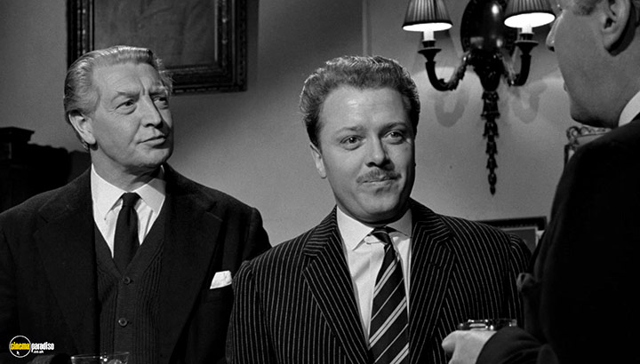 A still #19 from The League of Gentlemen (1960)