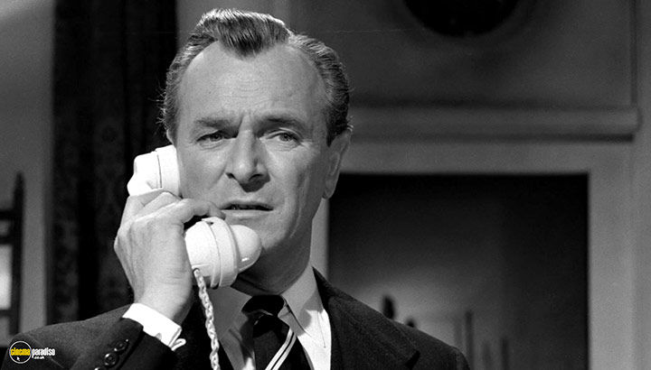 A still #21 from The League of Gentlemen (1960)