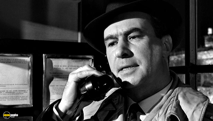 A still #23 from The League of Gentlemen (1960)