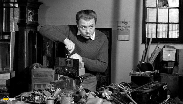 A still #24 from The League of Gentlemen (1960)