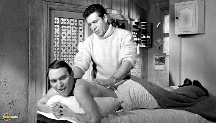 A still #25 from The League of Gentlemen (1960)