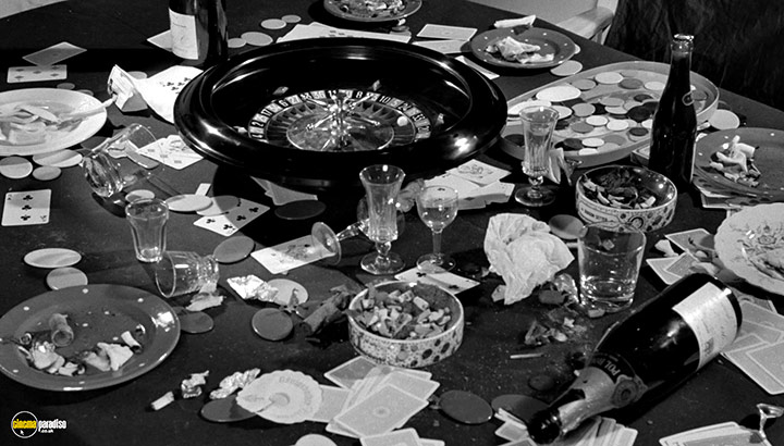 A still #32 from The League of Gentlemen (1960)