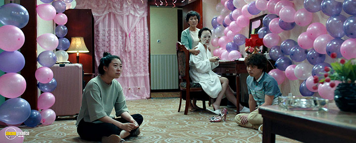 A still #21 from The Farewell (2019)