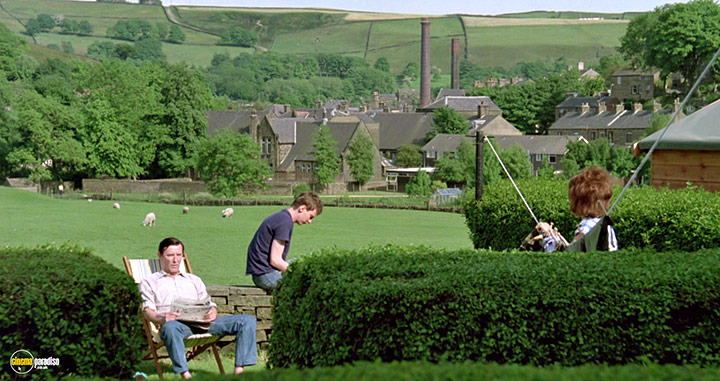 A still #27 from Resurrected (1989)