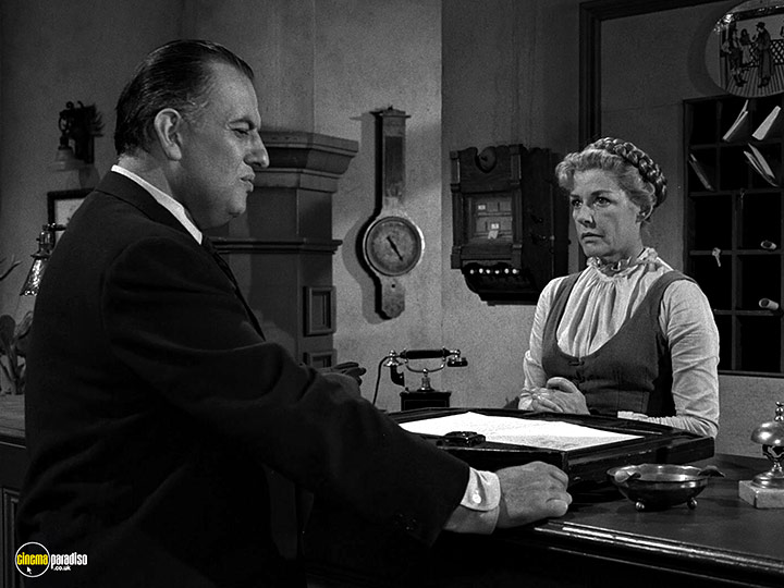 A still #25 from The Twilight Zone: Series 3 (1961)