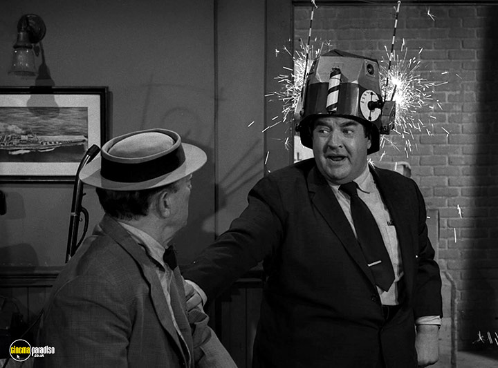 A still #16 from The Twilight Zone: Series 3 (1961)