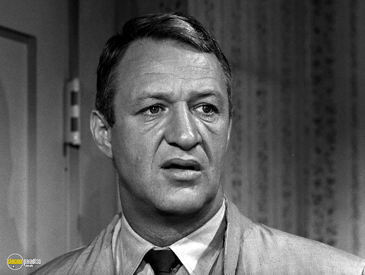 A still #9 from The Twilight Zone: Series 3 (1961)