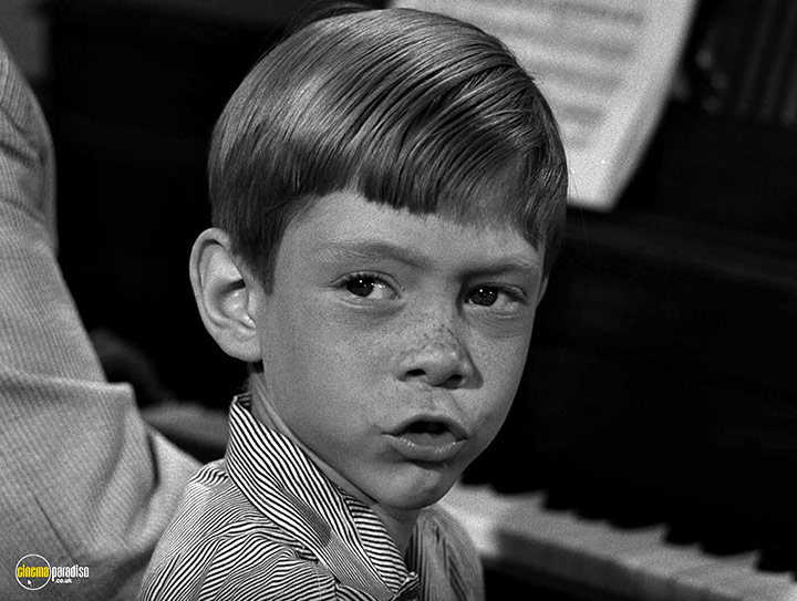 A still #8 from The Twilight Zone: Series 3 (1961)