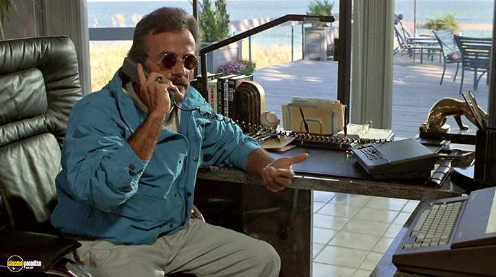 A still #33 from Weekend at Bernie's (1989)