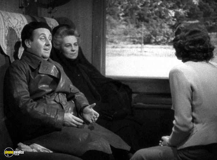 A still #56 from The Lady Vanishes (1938)