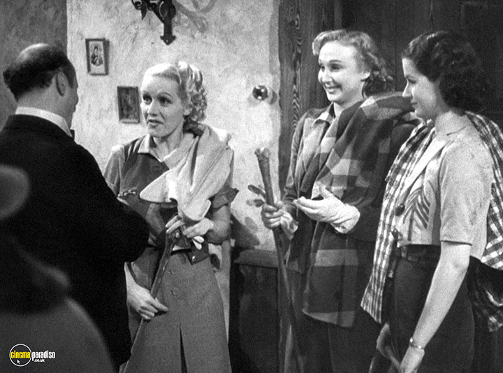 A still #59 from The Lady Vanishes (1938)