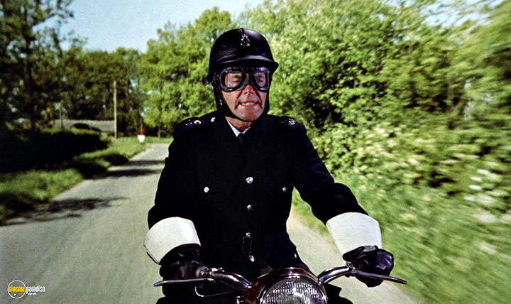 A still #120 from The Fast Lady (1962)