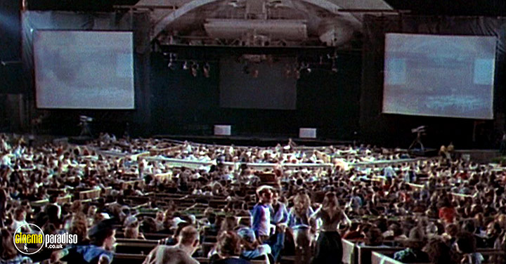 A still #27 from Monty Python: Live at the Hollywood Bowl (1982)
