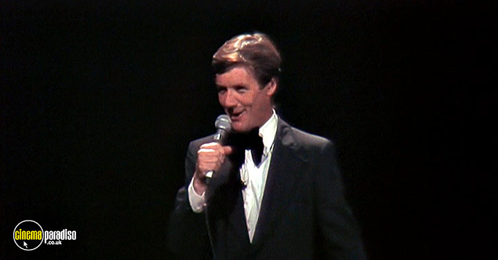 A still #25 from Monty Python: Live at the Hollywood Bowl (1982)