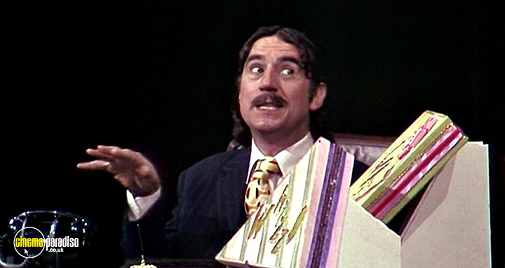 A still #17 from Monty Python: Live at the Hollywood Bowl (1982)