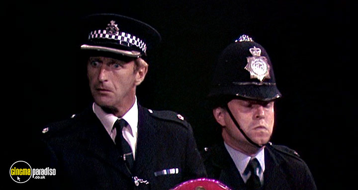 A still #10 from Monty Python: Live at the Hollywood Bowl (1982)