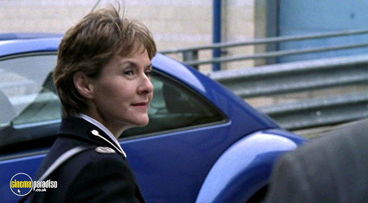 A still #19 from Lynda La Plante: The Commander (2005)