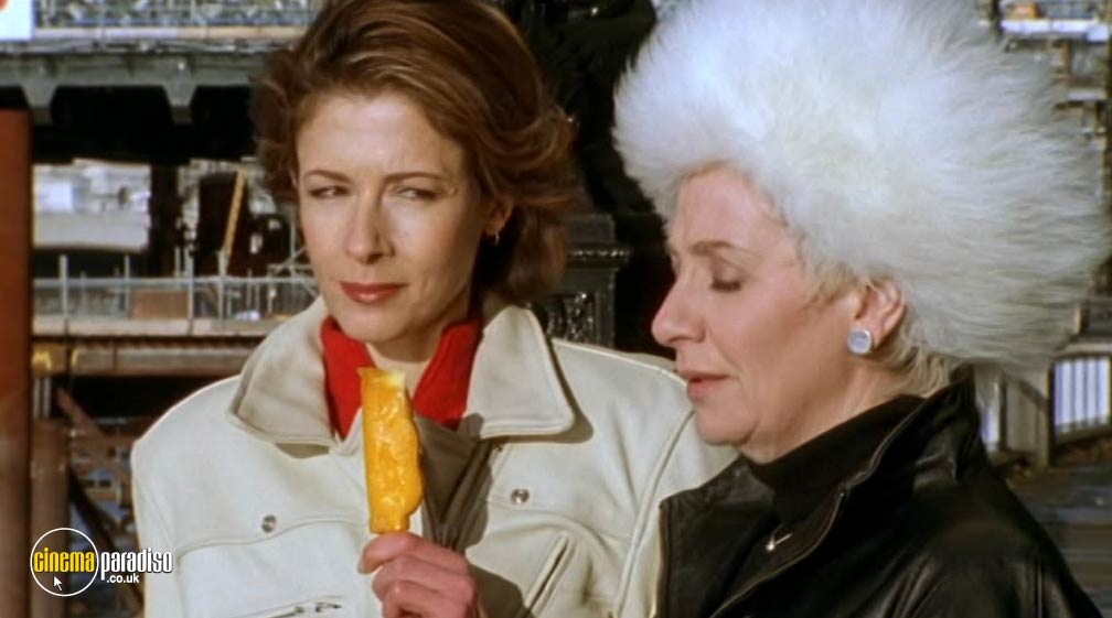 A still from Victoria Wood with All the Trimmings (2000) 