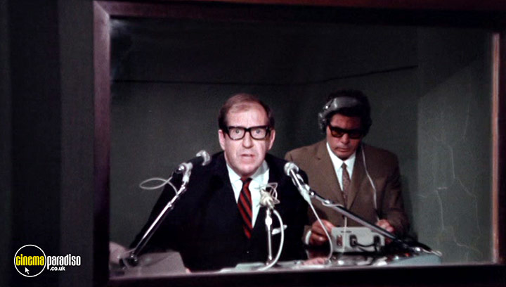A still #23 from The Statue (1971)