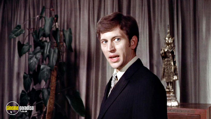 A still #20 from The Statue (1971)