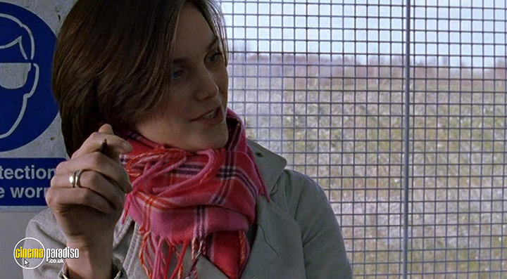 A still #9 from Blue Murder: Series 2 (2004)