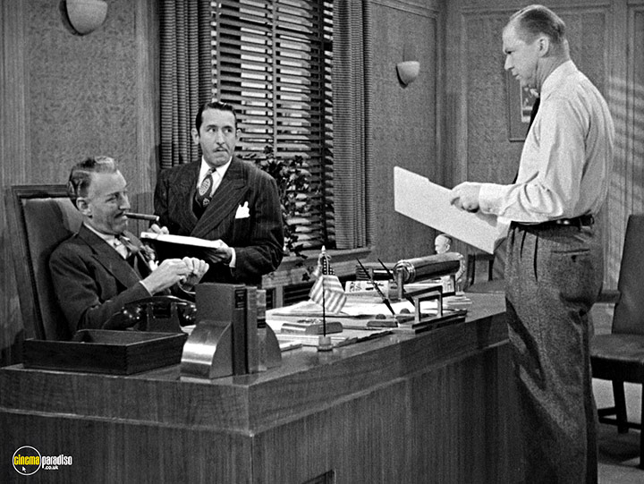 A still #12 from It Happened in Hollywood / Adventure in Sahara / Power of the Press (1943)