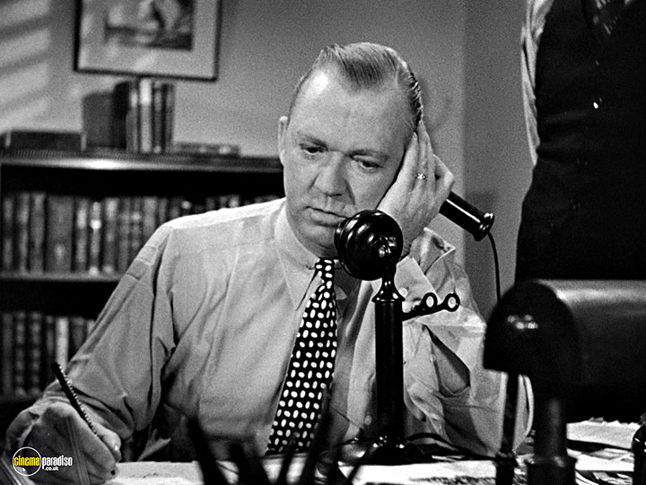A still #19 from It Happened in Hollywood / Adventure in Sahara / Power of the Press (1943)
