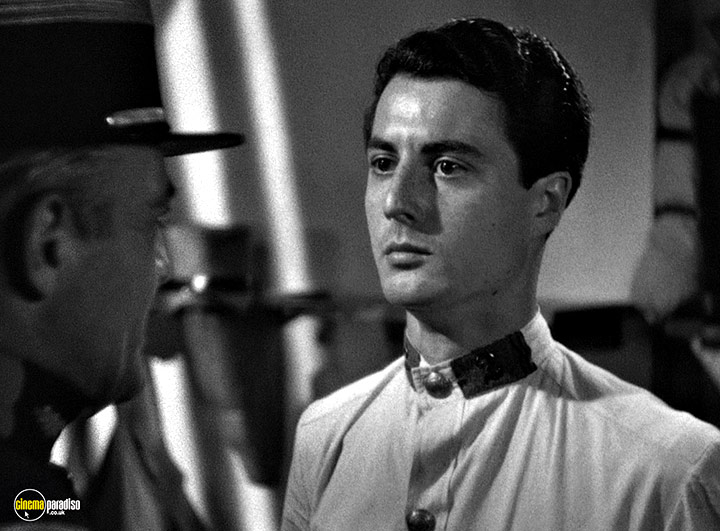 A still #43 from It Happened in Hollywood / Adventure in Sahara / Power of the Press (1943)