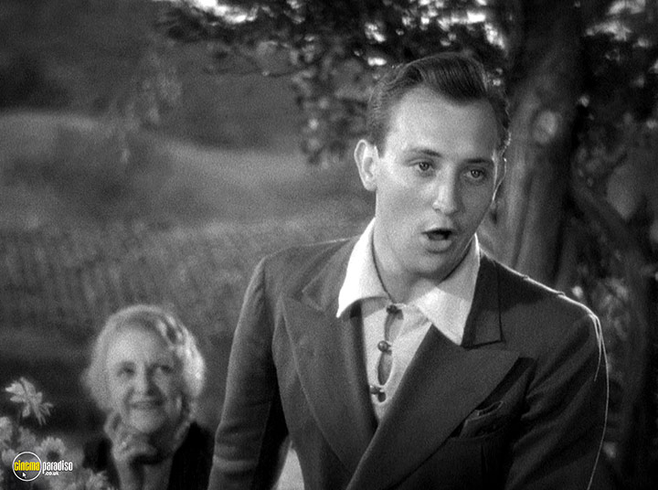A still #4 from It Happened in Hollywood / Adventure in Sahara / Power of the Press (1943)