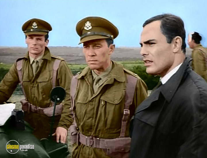 A still #20 from Night Caller (1965)