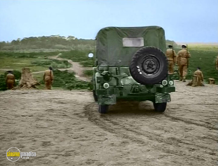 A still #19 from Night Caller (1965)