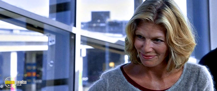 A still #25 from The Monkey's Mask (2000)