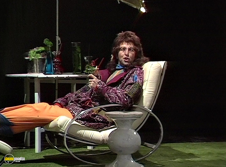 A still #9 from The Hitchhiker's Guide to the Galaxy: Series (1981)