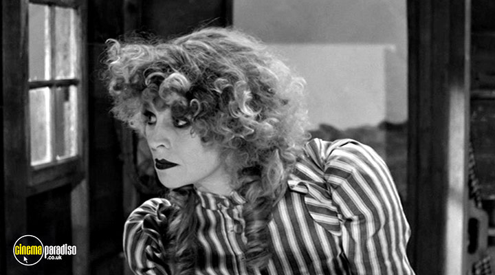 A still #8 from The Gold Diggers (1983)