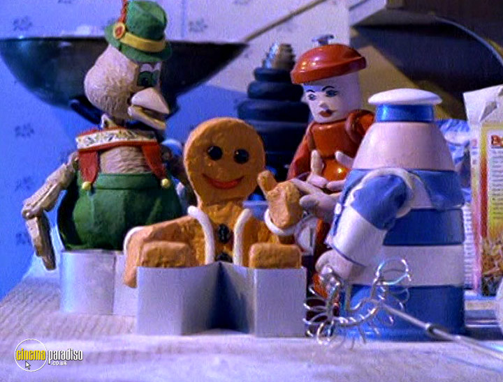 A still #17 from The Gingerbread Man: A Pinch of Salt (1992)